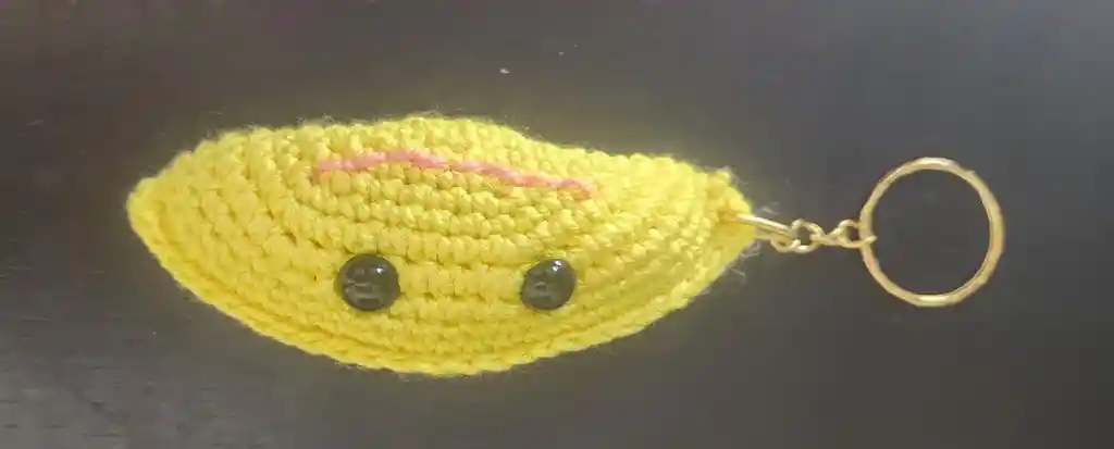 Llavero Artesanal De Arepa De Huevo En Crochet - Causa Social Por La Fundación Sonrisas De Vida