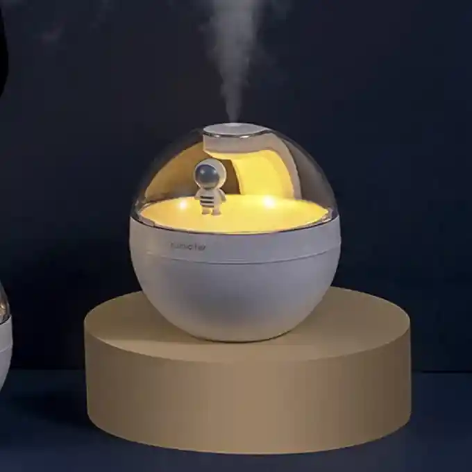 Humidificador Con Diseño De Astronauta