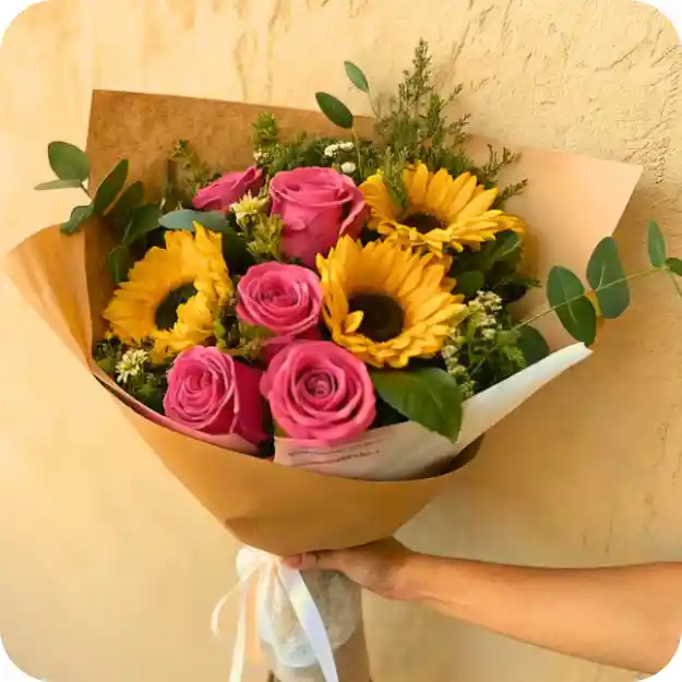 Bouquet Love De Rosas Rosadas Con Girasoles & Eucalipto