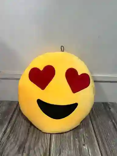 Peluche Emoji Carita Enamorada