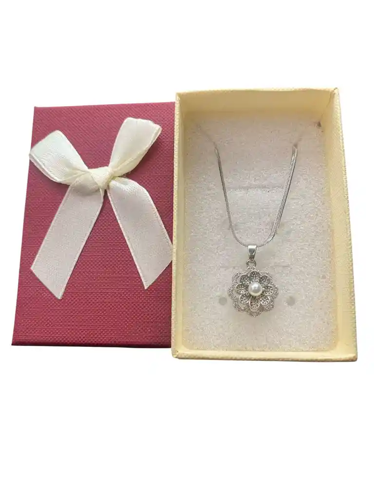 Cadena Con Dije Antiestres Diseño De Flor En Acero