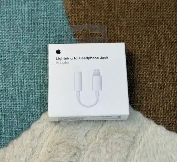 Adaptador Jack De Iphone / Salida 3.5mm Para Audifonos