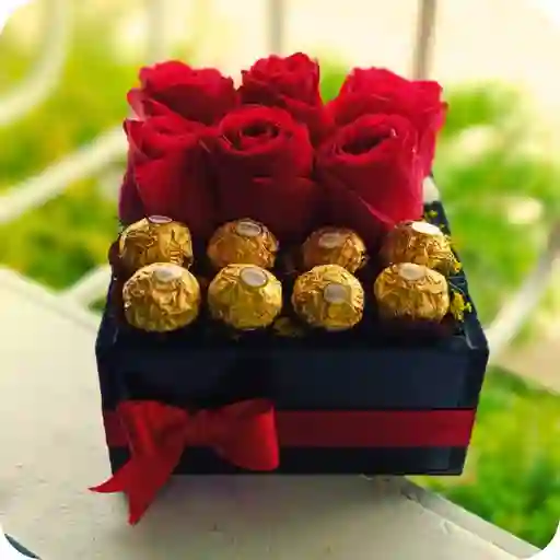 Mini Caja De Rosas & Chocolates Ferrero
