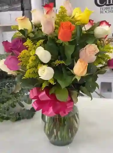 Ramo De Flores - Arreglo Multicolor De Rosas En Florero