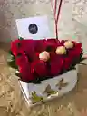 Caja Corazón De 24 Rosas Con 3 Ferreros
