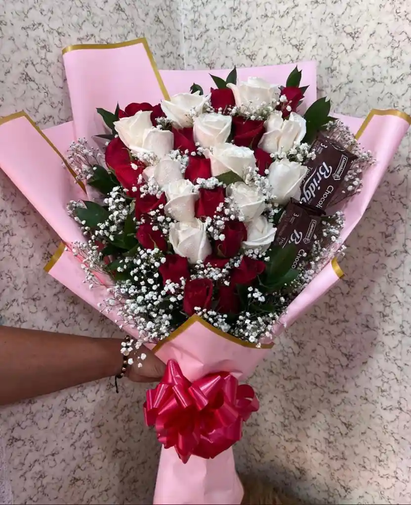 Ramo 24 Rosas En Escalera