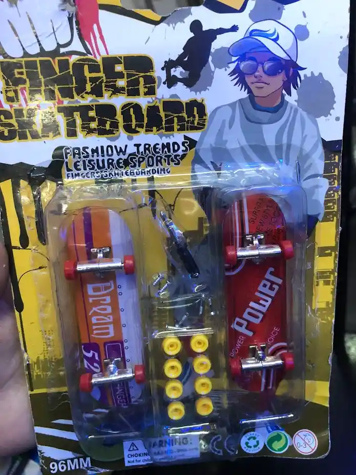 Juguete Patineta Miniatura Para Dedos Naranja Multicolor Con Accesorios