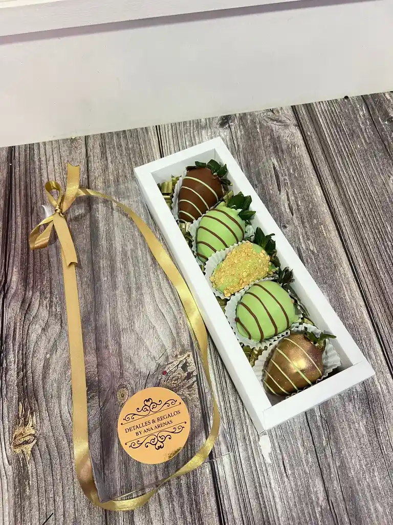 Caja Económica Acetato Con Fresas Dubai - Con Crema De Pistacho Y Chocolate