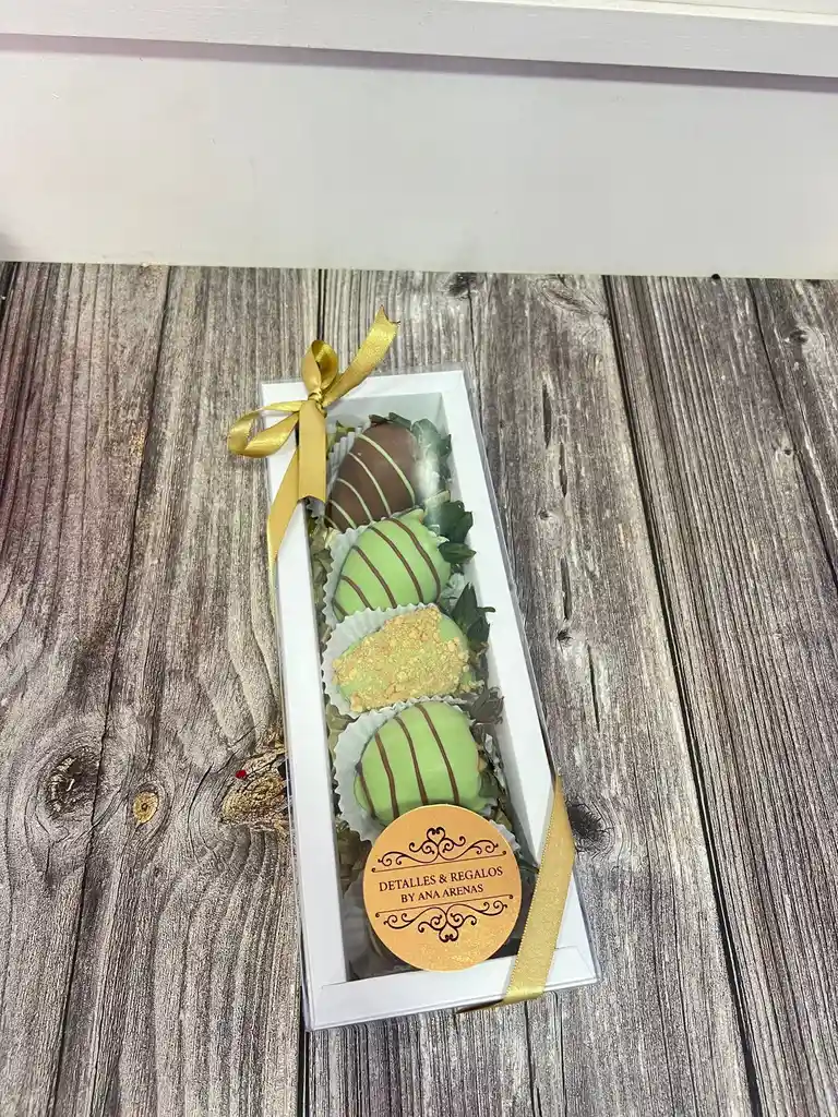 Caja Económica Acetato Con Fresas Dubai - Con Crema De Pistacho Y Chocolate