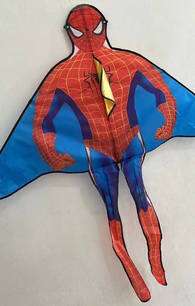 Cometa Pajaro Grande Personajes