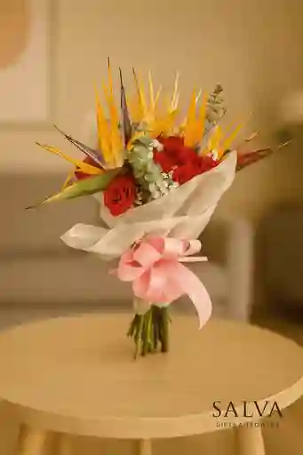 Bouquet Aves Del Paraiso Y Mini Rosa Colores
