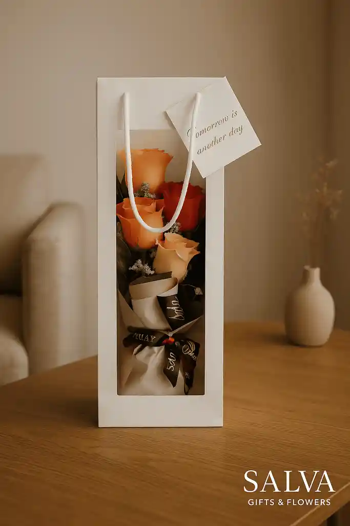 Flores Rosas Y Bolsa De Regalo