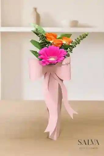 Solitario Gerbera Y Mini Rosa