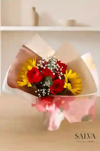 Bouquet Pequeño Rosas Y Girasoles