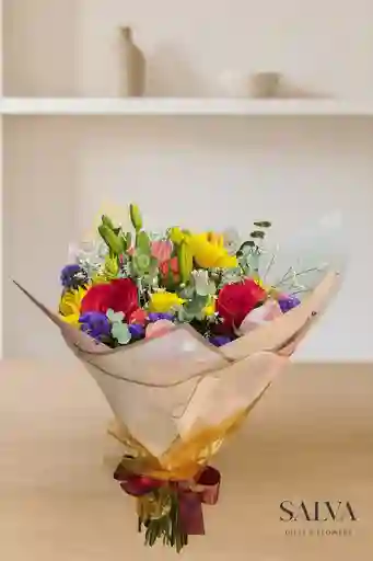 Bouquet De Rosas Surtidas Con Lirios, Gerberas Y Mini Rosa