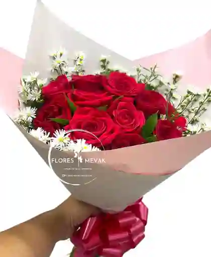 Flores Rosas Rojas En Bouquet.
