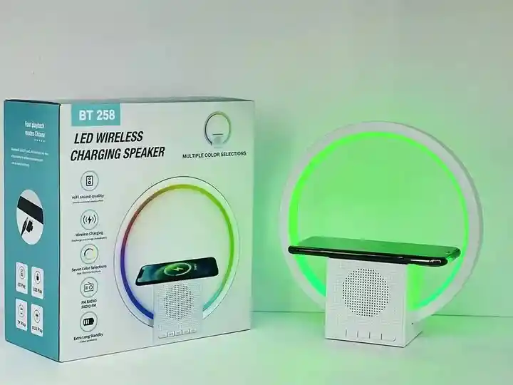Parlante Con Carga Magnetica Para Celular/ Bafle Recargable Con Lampara Led