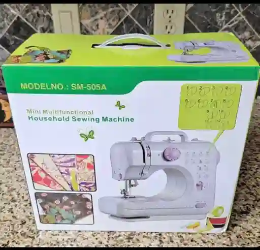 Maquina De Coser Con Mesa