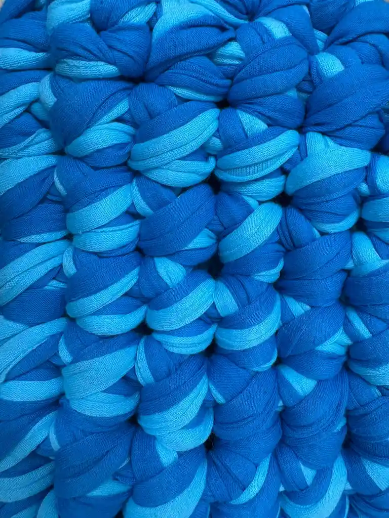 Bolso Cartera Artesanal Crochet Tonalidades De Azul – Hecho A Mano Con Trapillo Reciclado