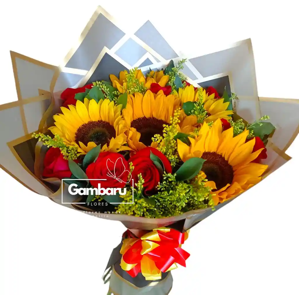 Flores Rosas Rojas Y Girasoles En Bouquet-.