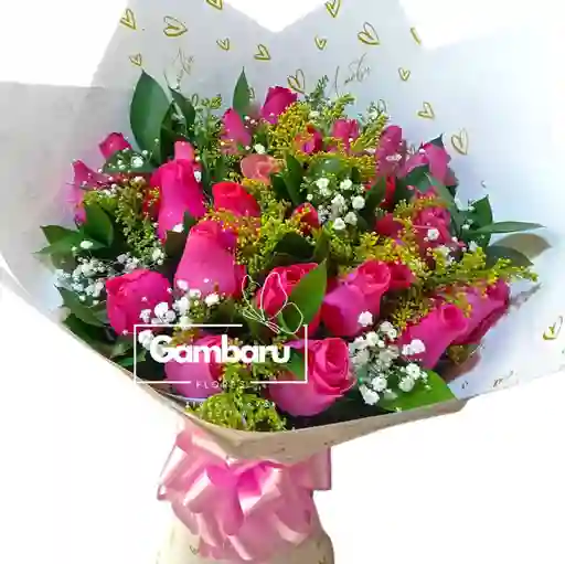 Flores Rosas Fucsia En Bouquet.,