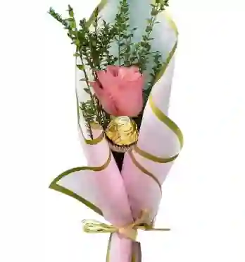Bouquet De 1 Rosa Rosada Y 1 Ferrero