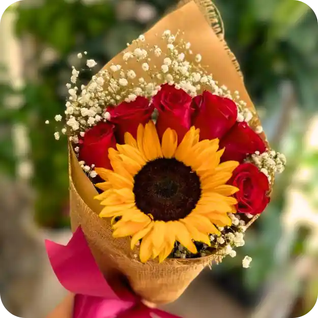 Bouquet De 5 Rosas Rojas & Girasol