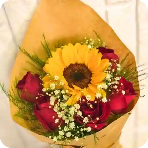 Mini Bouquet De 5 Rosas Rojas & Girasol