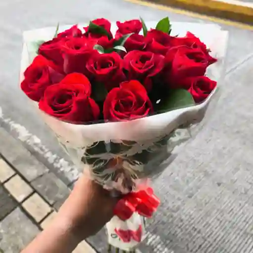Bouquets 18 Rosas Rojas
