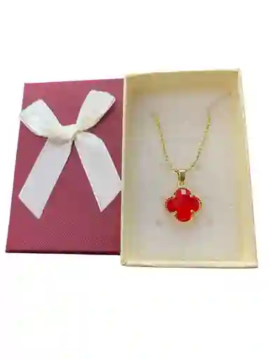 Cadena Dorada Con Dije Tipo Trebol De Cuatro Petalos Roja
