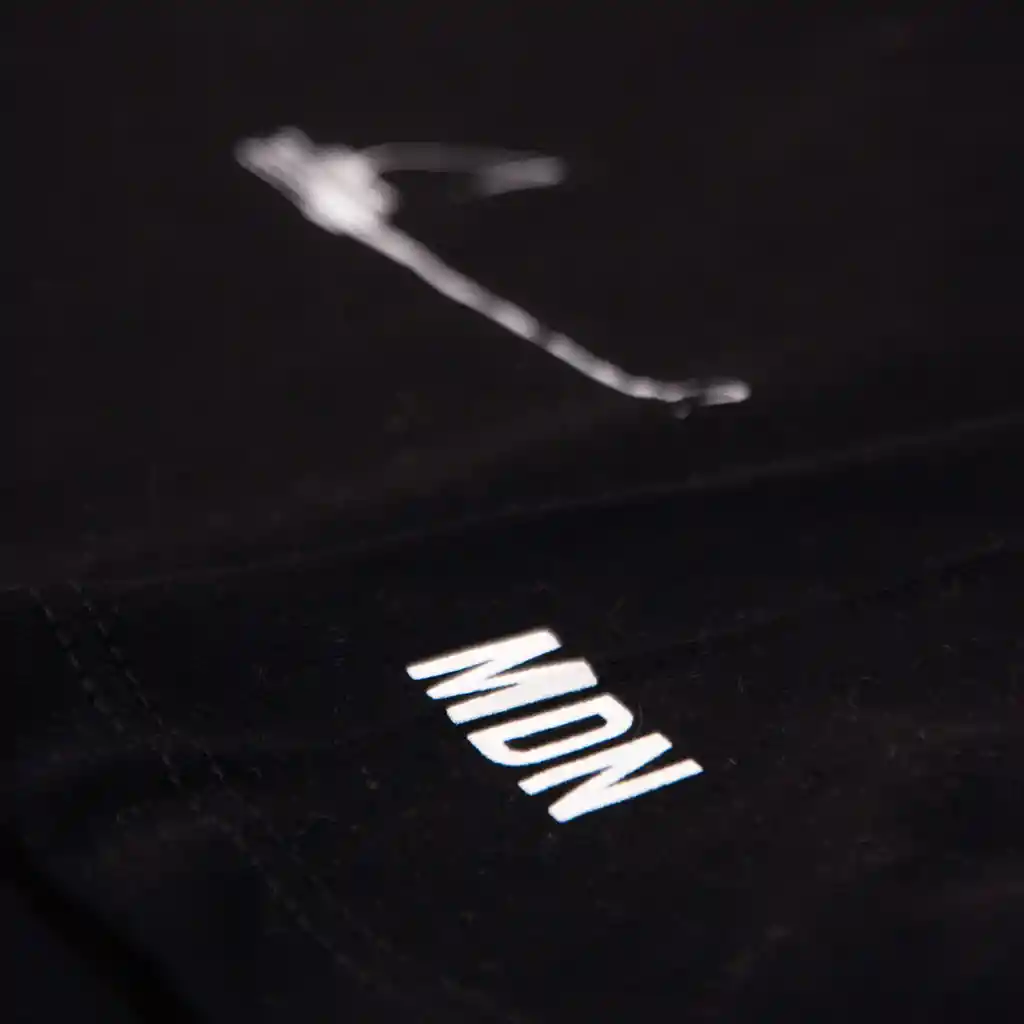 Camiseta Negra