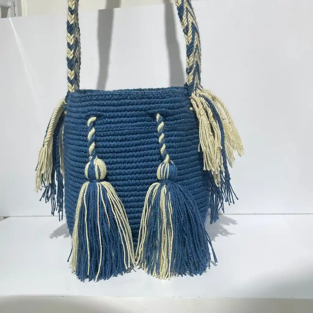 Mochila Wayuu Pequeña Lisa Con Asa Tejida ✨