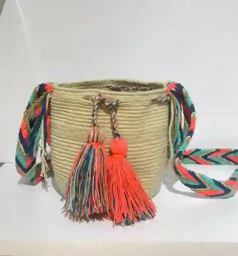 Mochila Wayuu Pequeña Lisa Con Asa Tejida ✨