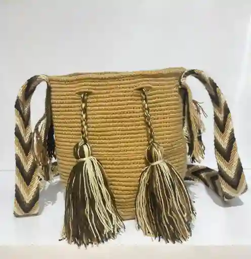 Mochila Wayuu Pequeña Lisa Con Asa Tejida ✨
