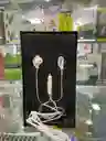 Audifonos Manos Libres Plug 3.5 Silicona Duoble Power Xzs Blanco Control Vol 1.2 Mts