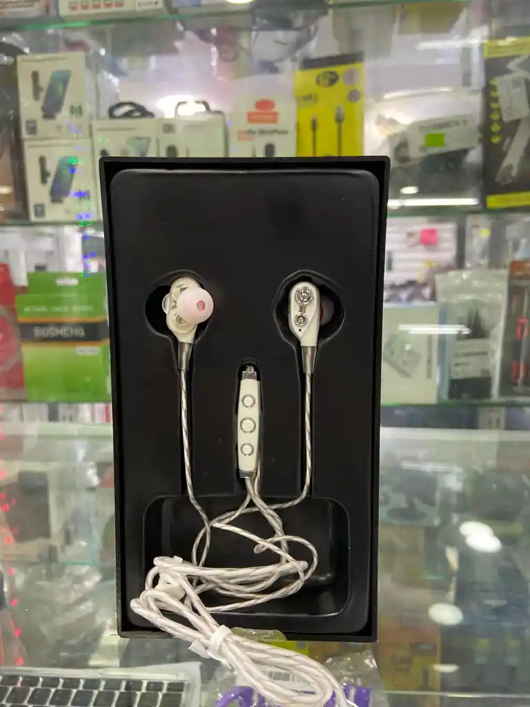 Audifonos Manos Libres Plug 3.5 Silicona Duoble Power Xzs Blanco Control Vol 1.2 Mts
