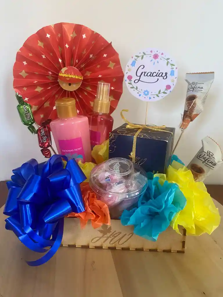 Ancheta De Regalo Con Vela Aromatica, Crema Y Splash