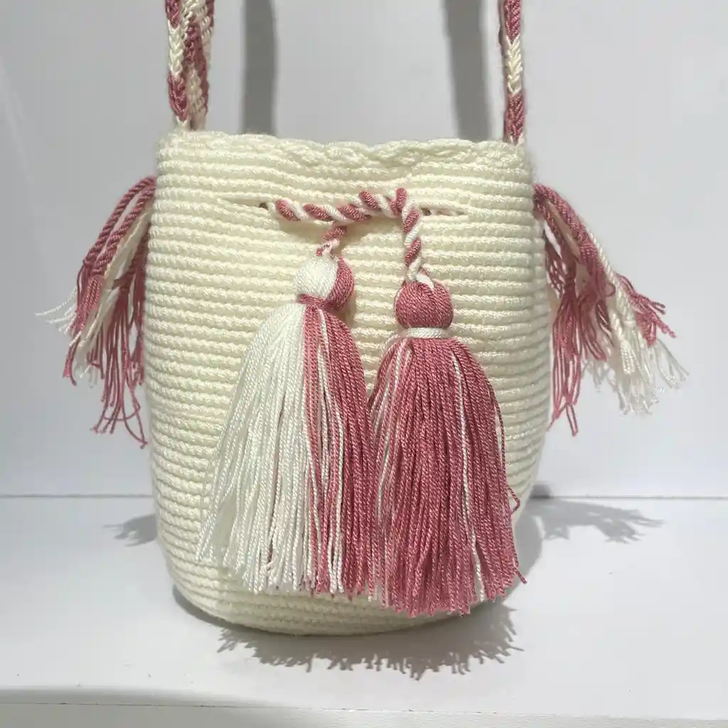 Mochila Wayuu Pequeña Lisa Con Asa Tejida ✨