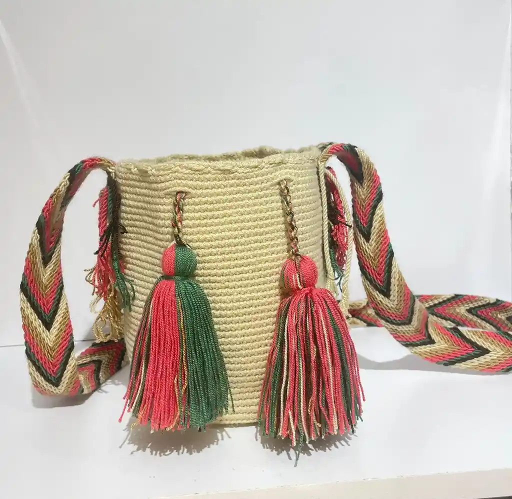 Mochila Wayuu Pequeña Lisa Con Asa Tejida ✨