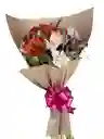 Flores De Astromelias Surtidas En Papel Kraft