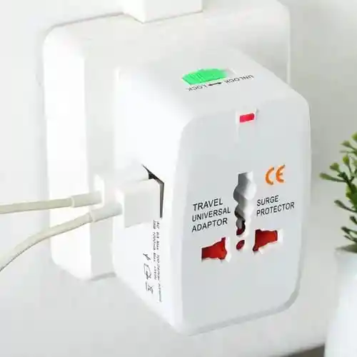 Adaptador Europeo Universal Con Puertos Usb Y Tipo-c