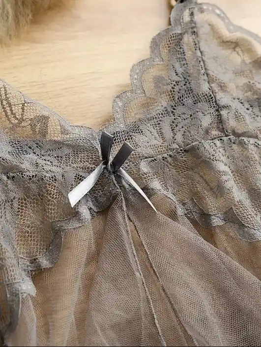 Pijama Elegante De Malla Transparencia Detalles En Encaje - Gris