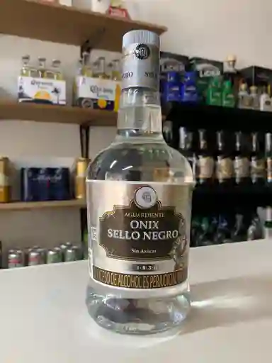 Aguardiente Onix Sello Negro Sin Azúcar (750 Ml)