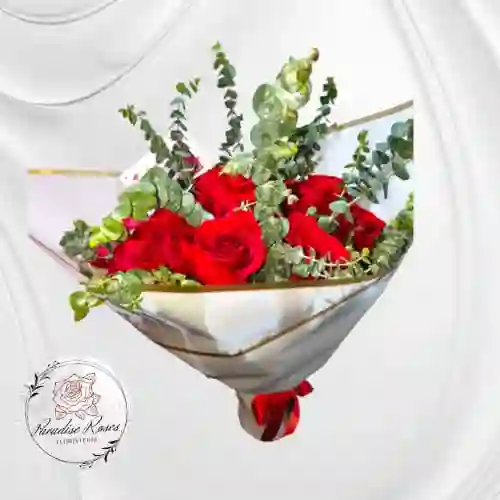 Rosas Y Eucalipto