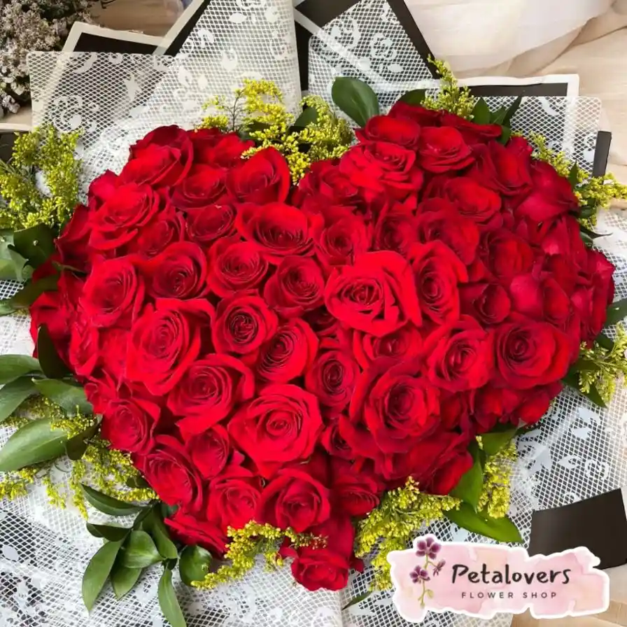 Flores Arreglo De 75 Rosas Rojas En Forma De Corazón