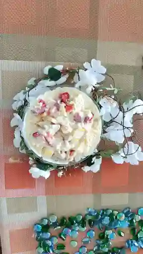 Ensalada De Frutas Con Queso Y Crema