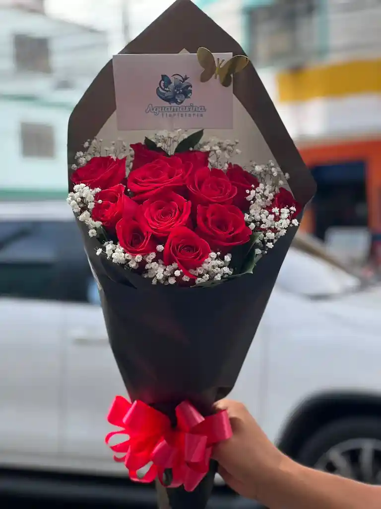 Arreglo Manual De 12 Rosas