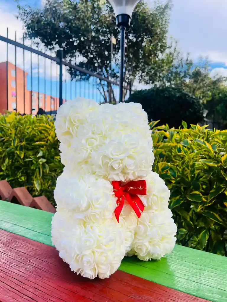 Oso Blanco Grande En Flores Eternas