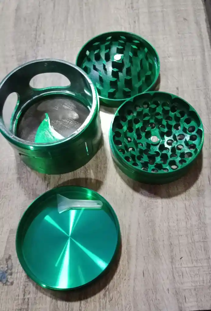 Rascador Trillador De Metal 4 Pisos