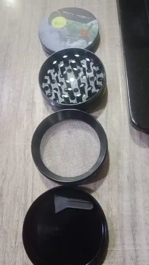 Rascador Trillador De Metal Grande Cilindrico 3 Pisos